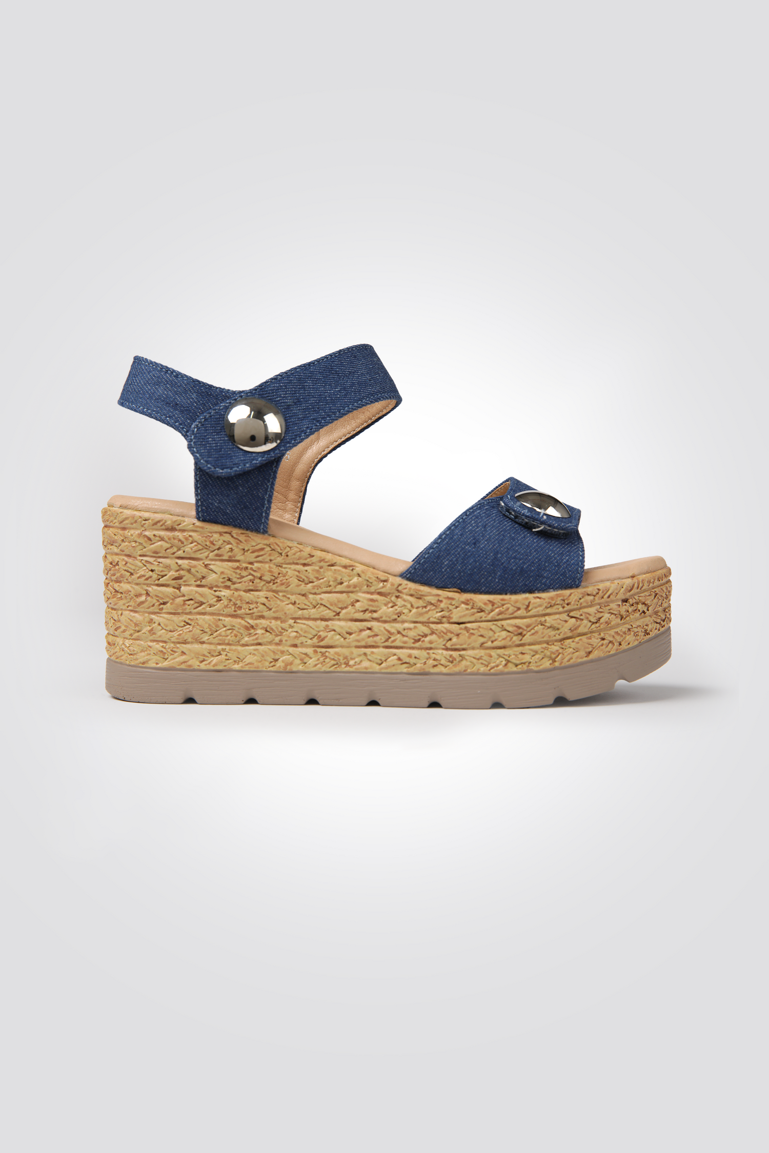 סנדלי פלטפורמה בשילוב קש בצבע ג'ינס