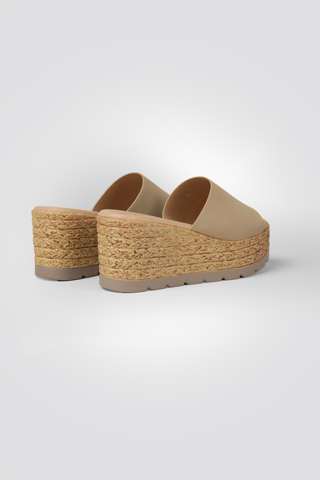 כפכפי פלטפורמה רצועה רחבה בצבע בז'