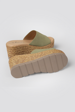 כפכפי פלטפורמה רצועה רחבה בצבע ירוק