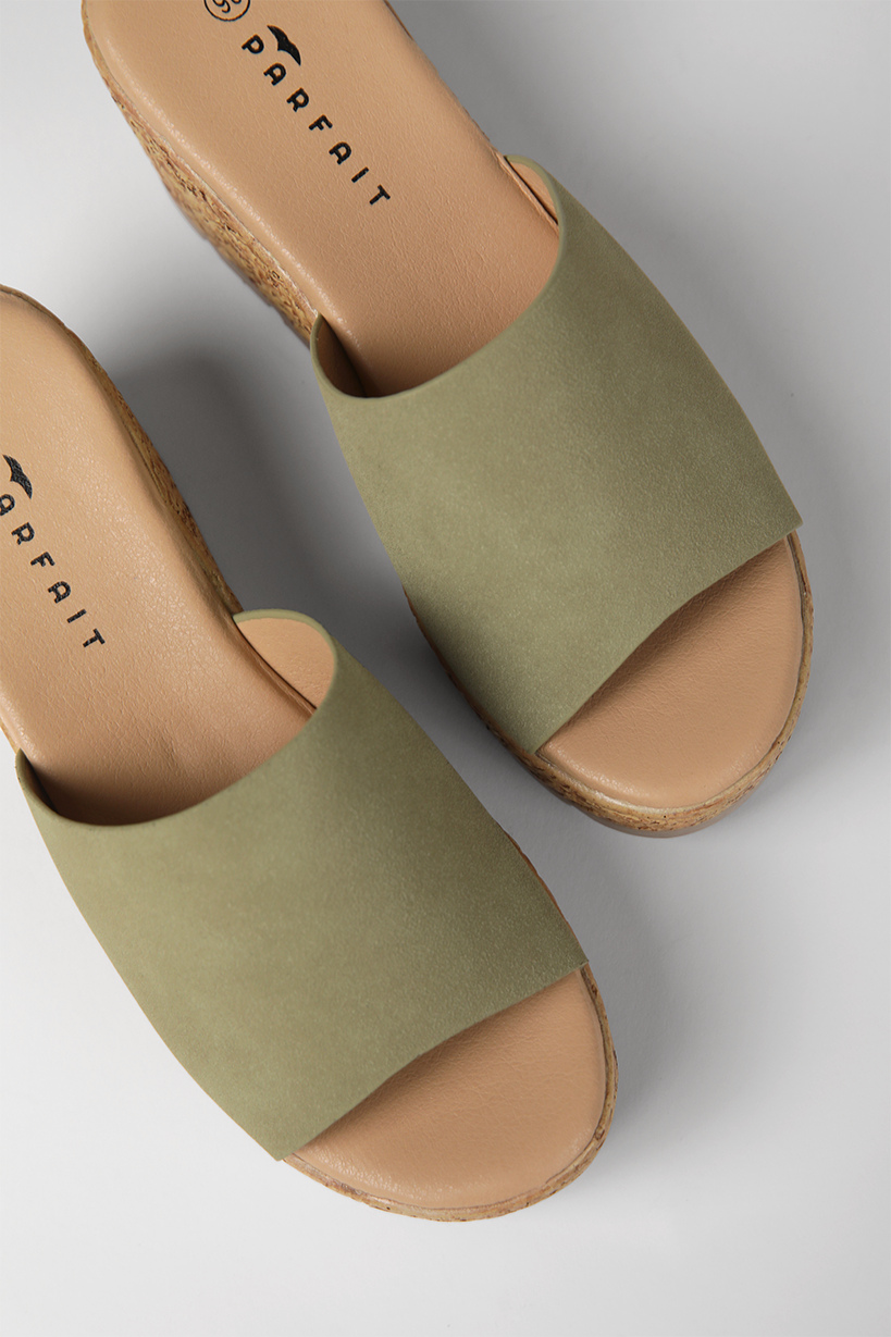 כפכפי פלטפורמה רצועה רחבה בצבע ירוק