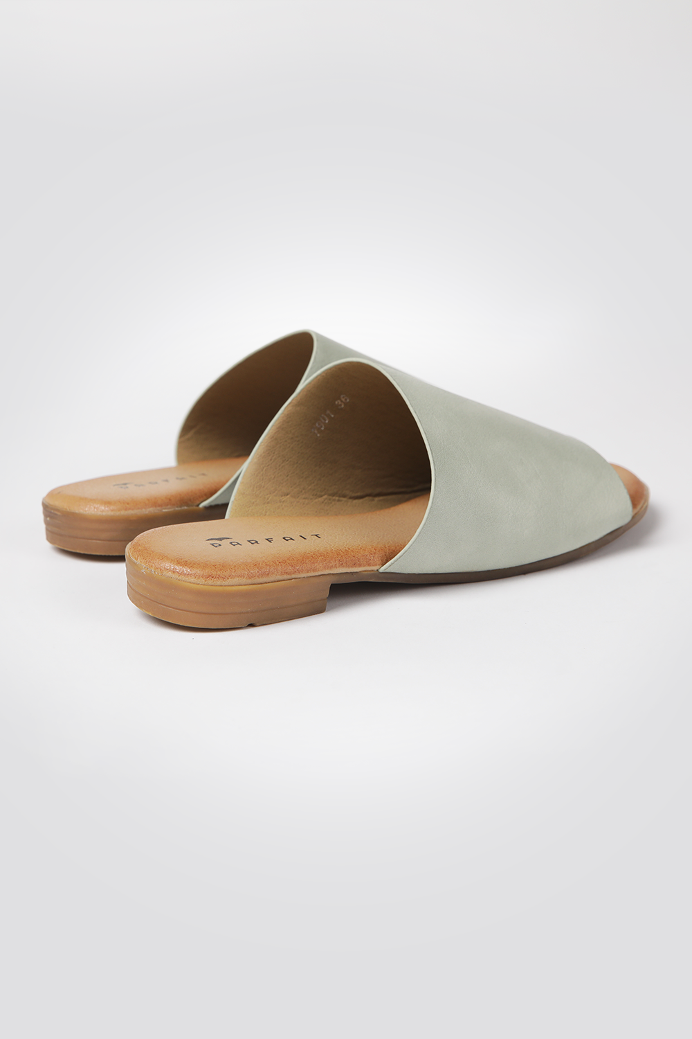 כפכפים דמוי עור רצועה רחבה בצבע ירוק בהיר