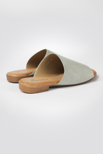 כפכפים דמוי עור רצועה רחבה בצבע ירוק בהיר