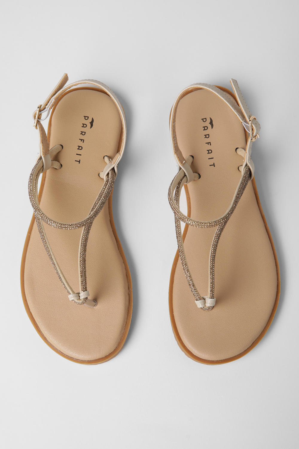 סנדלי אצבע לנשים בצבע בז'