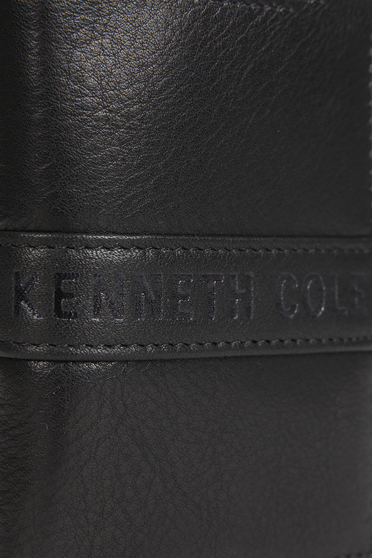 ארנק עור לגבר בצבע שחור