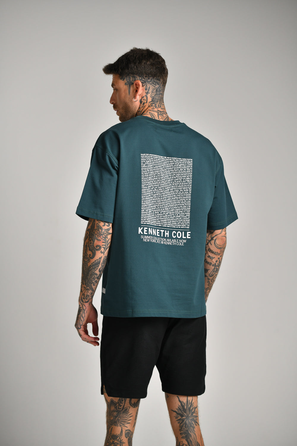 טישירט קצרה מעוצבת עם הדפס