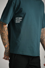 טישירט קצרה מעוצבת עם הדפס