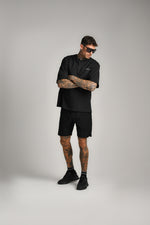 טישירט קצרה מעוצבת עם הדפס