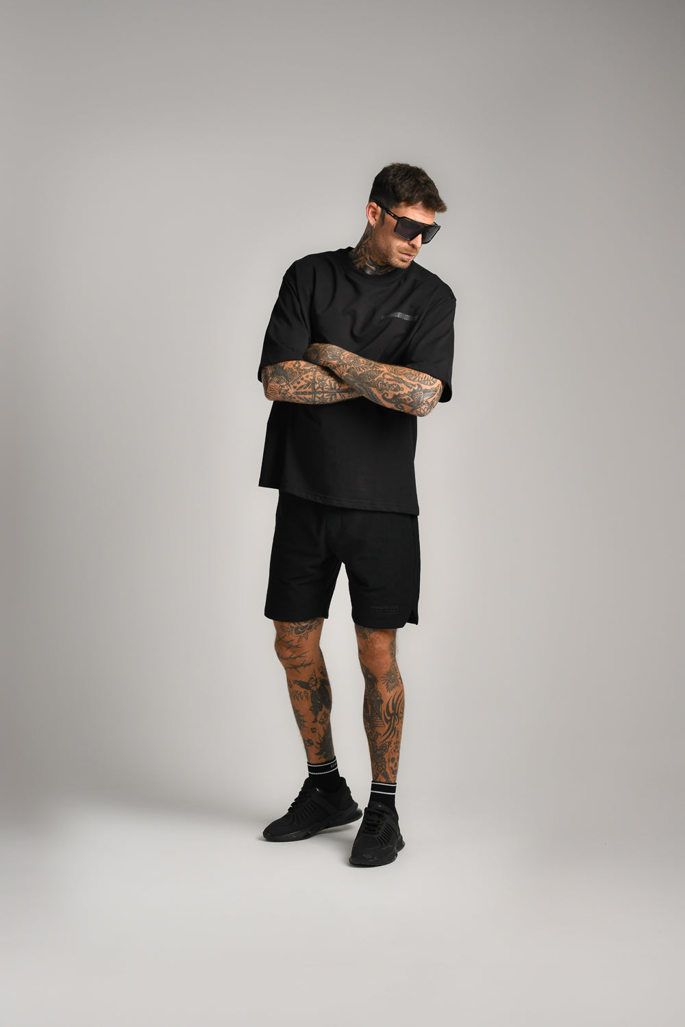 טישירט קצרה מעוצבת עם הדפס