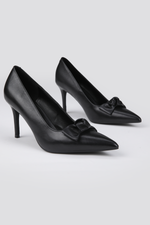 נעלי עקב עם קישוט פפיון | קנת קול