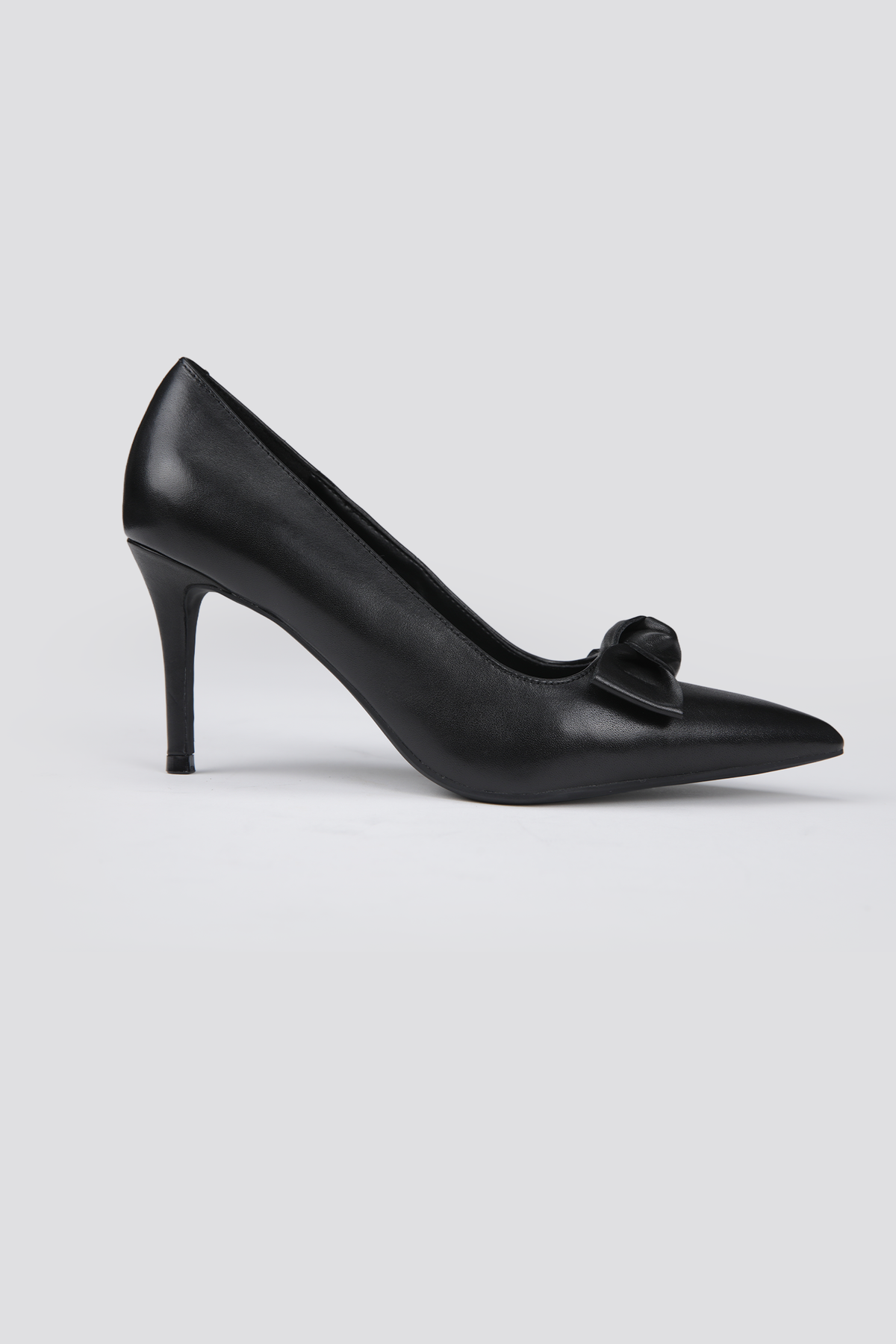 נעלי עקב עם קישוט פפיון | קנת קול