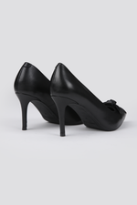 נעלי עקב עם קישוט פפיון | קנת קול