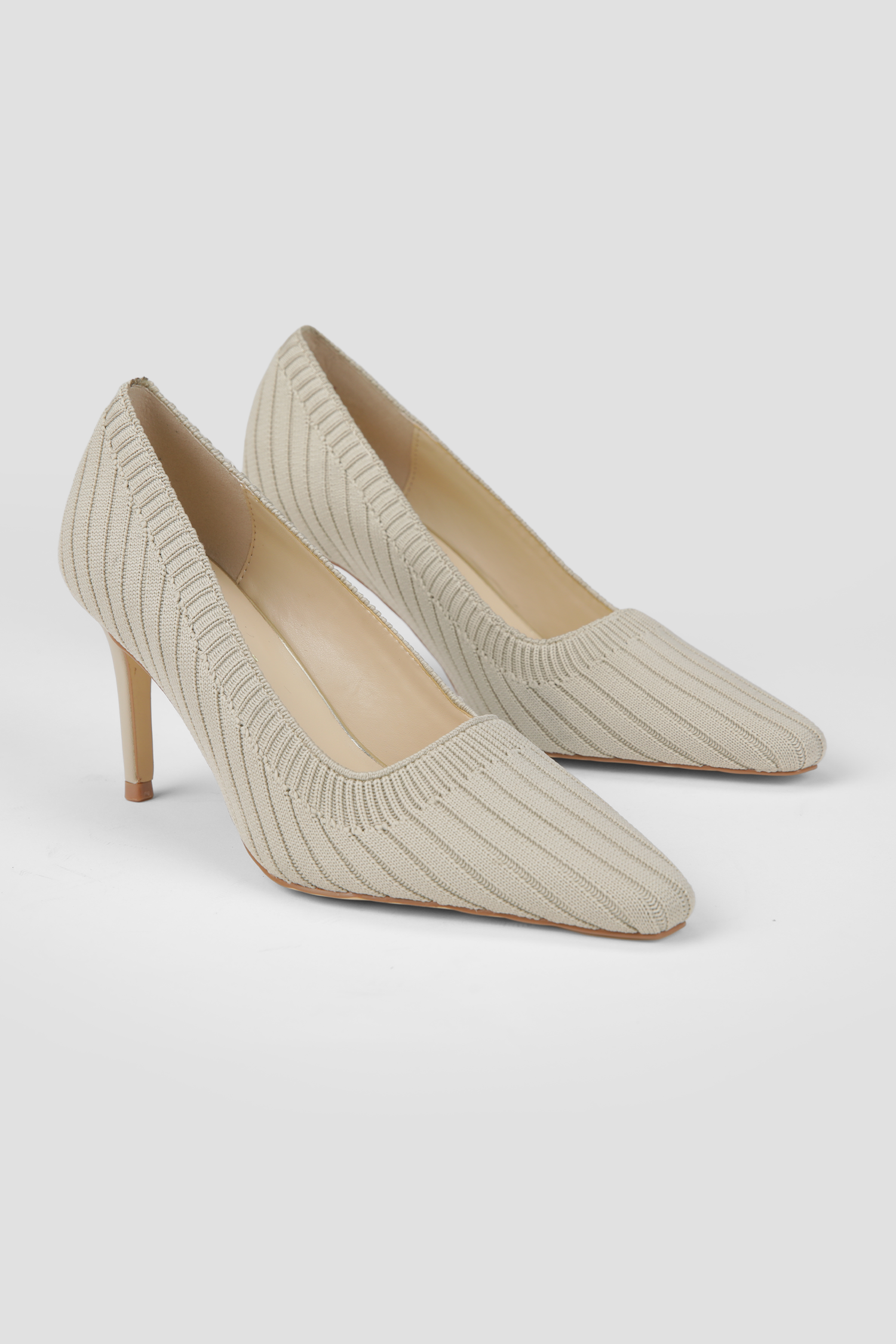 נעלי עקב במראה סרוג | קנת קול