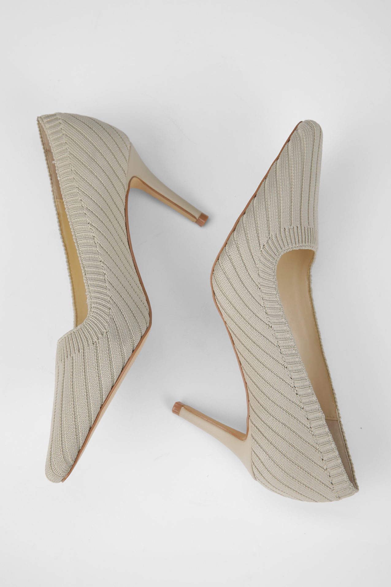 נעלי עקב במראה סרוג | קנת קול