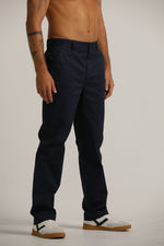 מכנסיים בגזרת סלים אלגטית | קנת קול