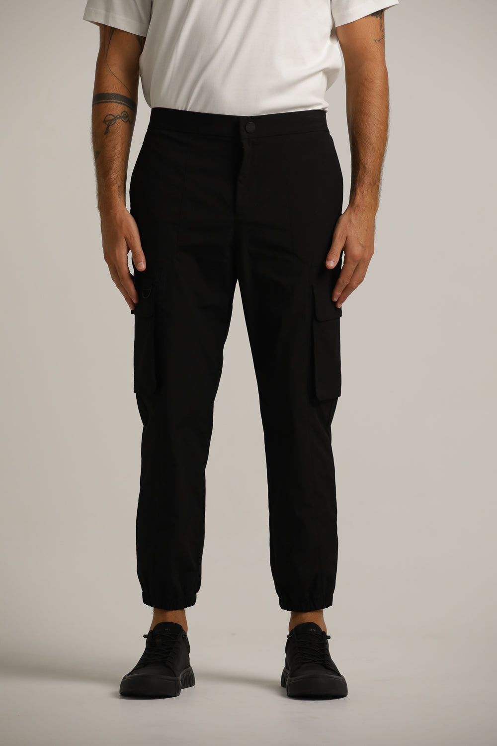 מכנסי קרגו בגזרה צרה עם סיומת גומי | קנת קול