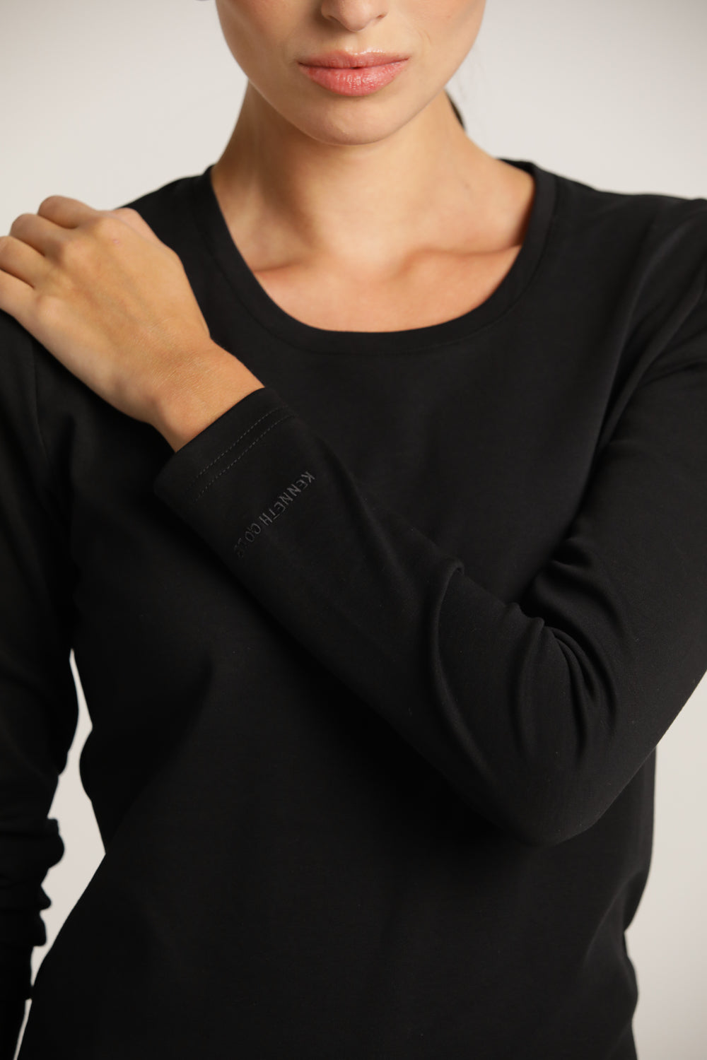 טישירט ארוכה עם צווארון עגול | קנת קול