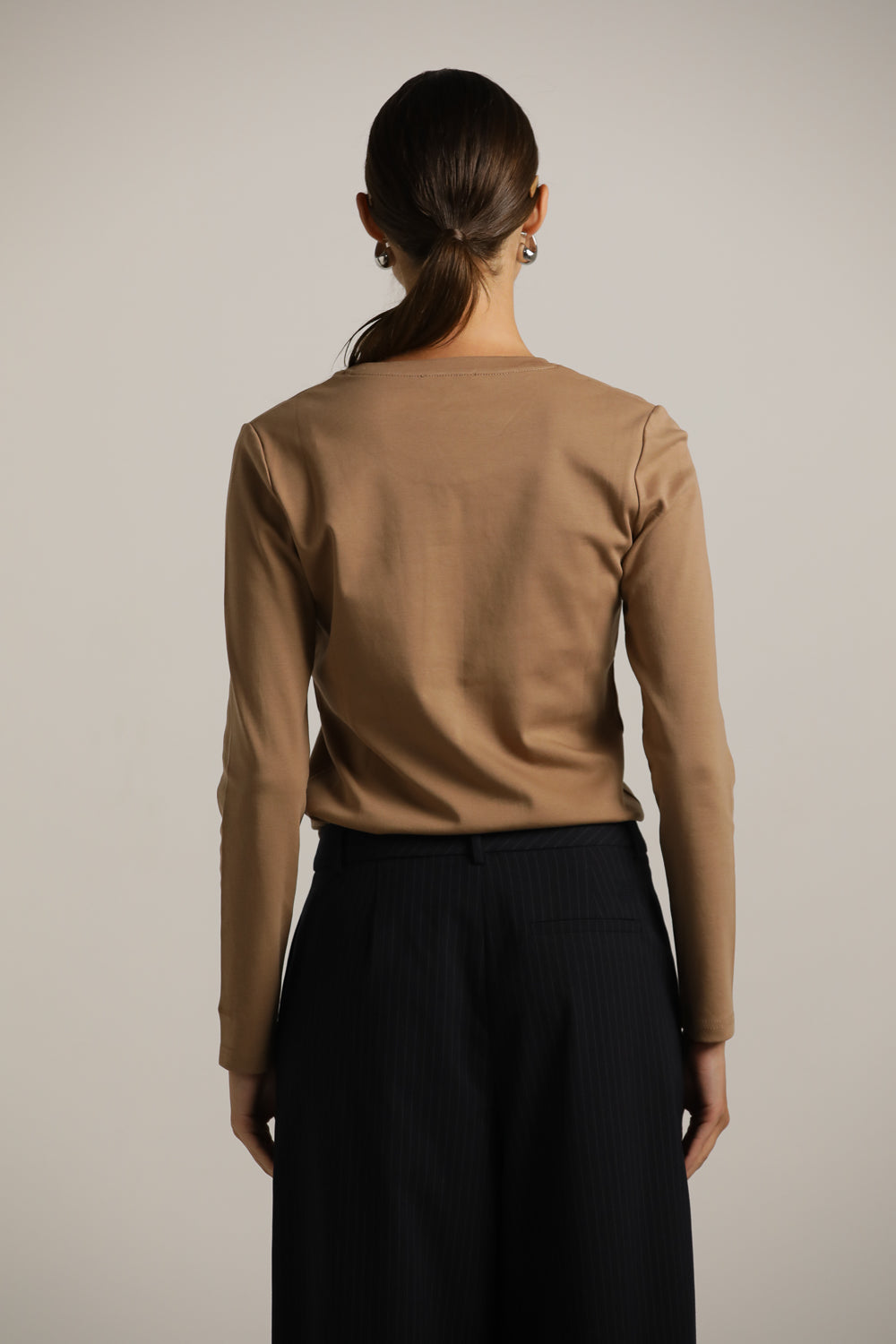 טישירט ארוכה עם צווארון עגול | קנת קול