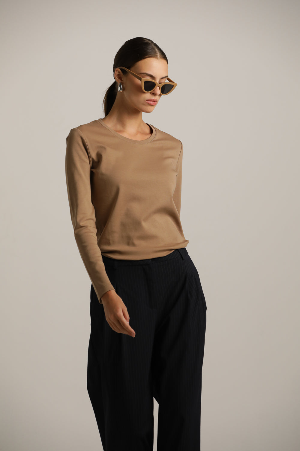 טישירט ארוכה עם צווארון עגול | קנת קול