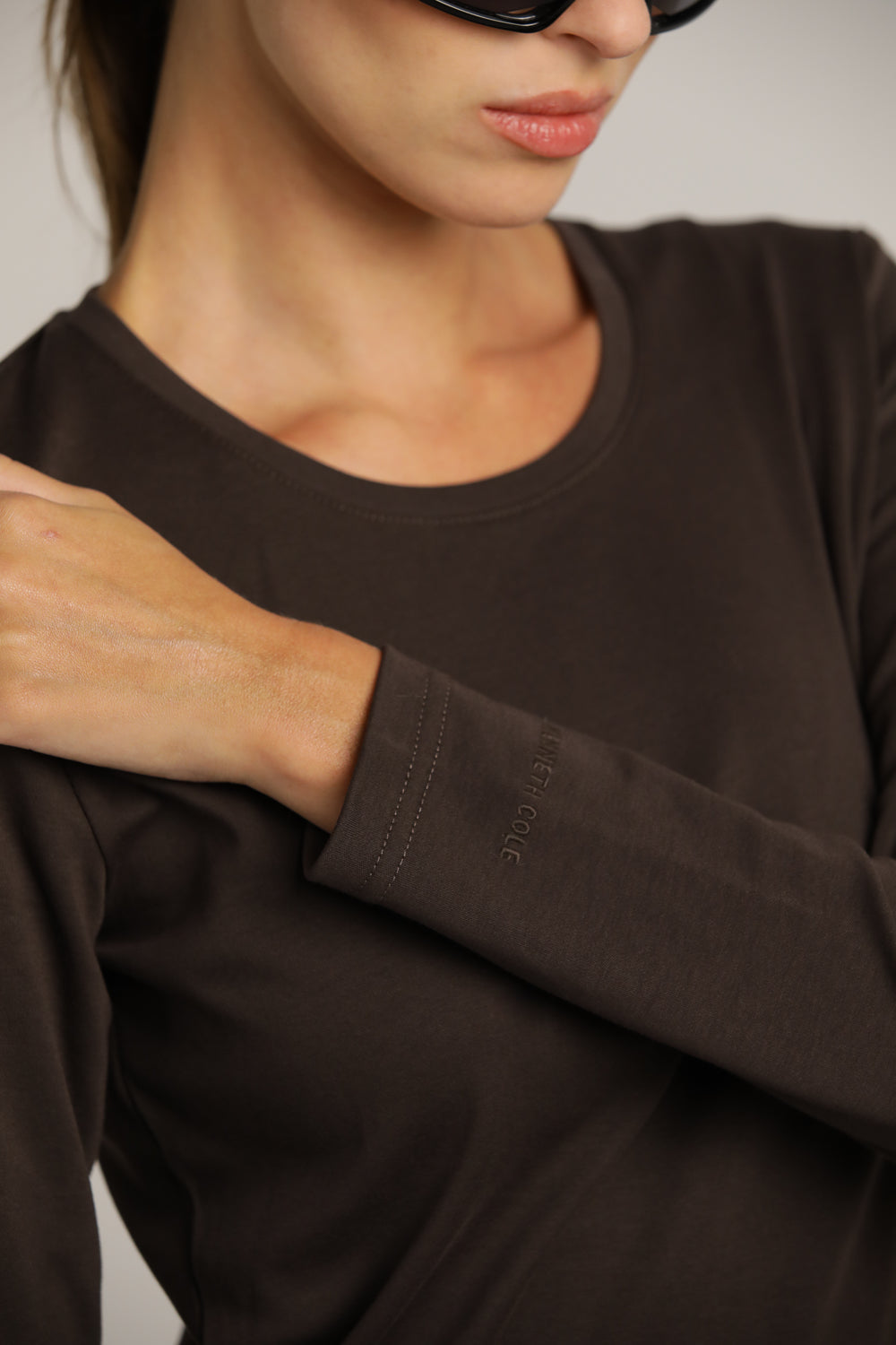 טישירט ארוכה עם צווארון עגול | קנת קול