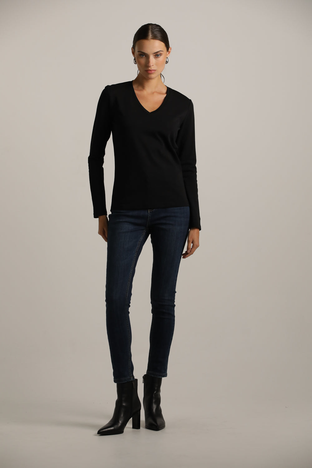 טישרט ארוכה עם צווארון וי  | קנת קול