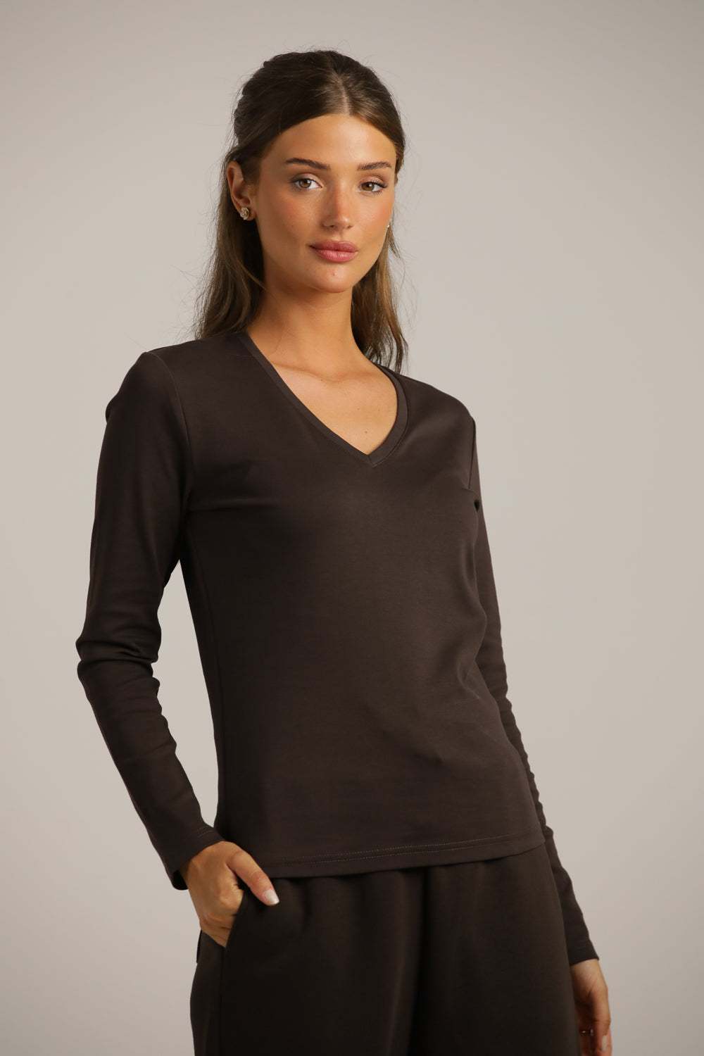 טישירט ארוכה עם צווארון וי | קנת קול