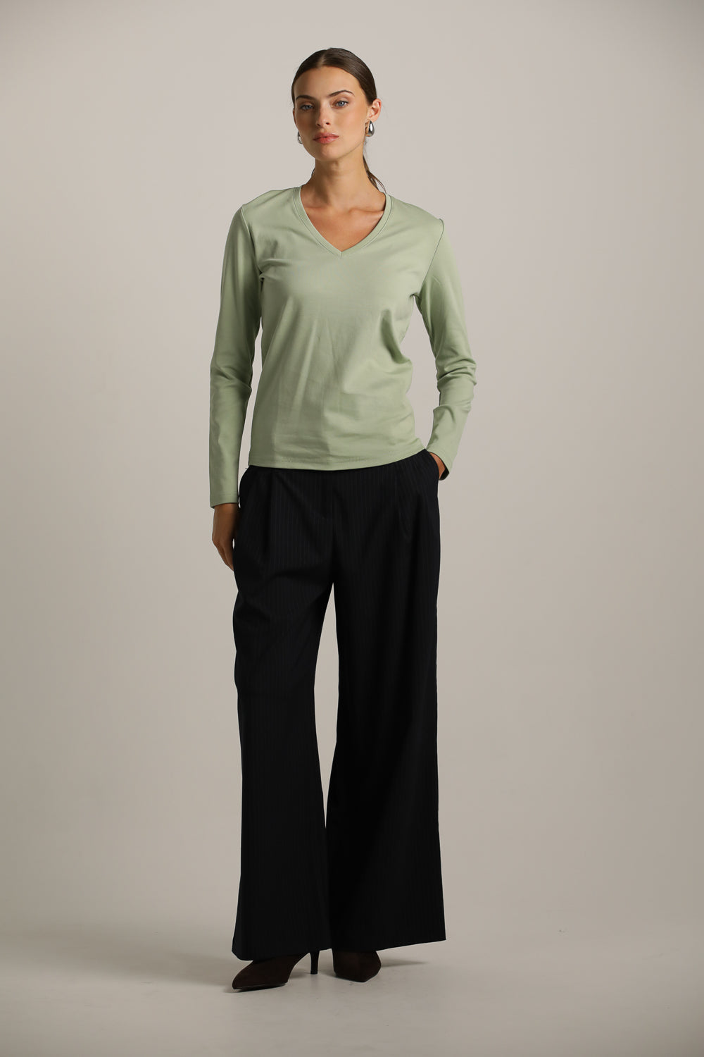 טישרט ארוכה עם צווארון וי  | קנת קול