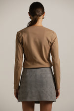 טישרט ארוכה עם צווארון וי  | קנת קול