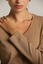 טישרט ארוכה עם צווארון וי  | קנת קול