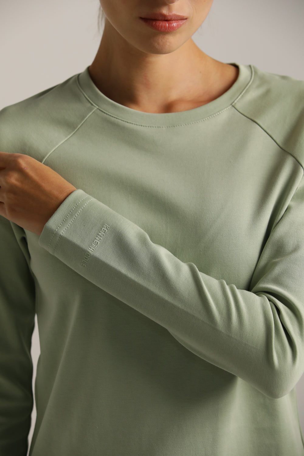 חולצת רגלן ארוכה עם צווארון עגול | קנת קול