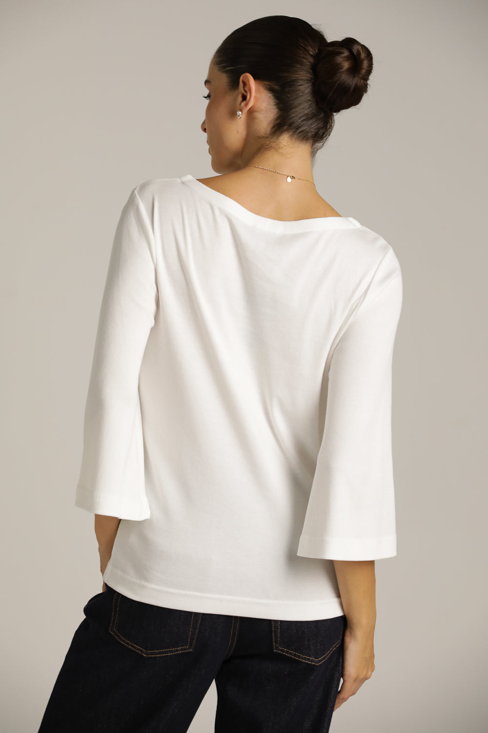 חולצת טי עם שרוולים נפוחים | קנת קול