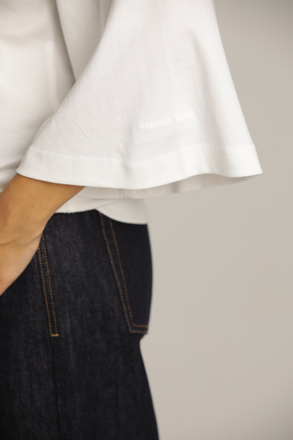 חולצת טי עם שרוולים נפוחים | קנת קול