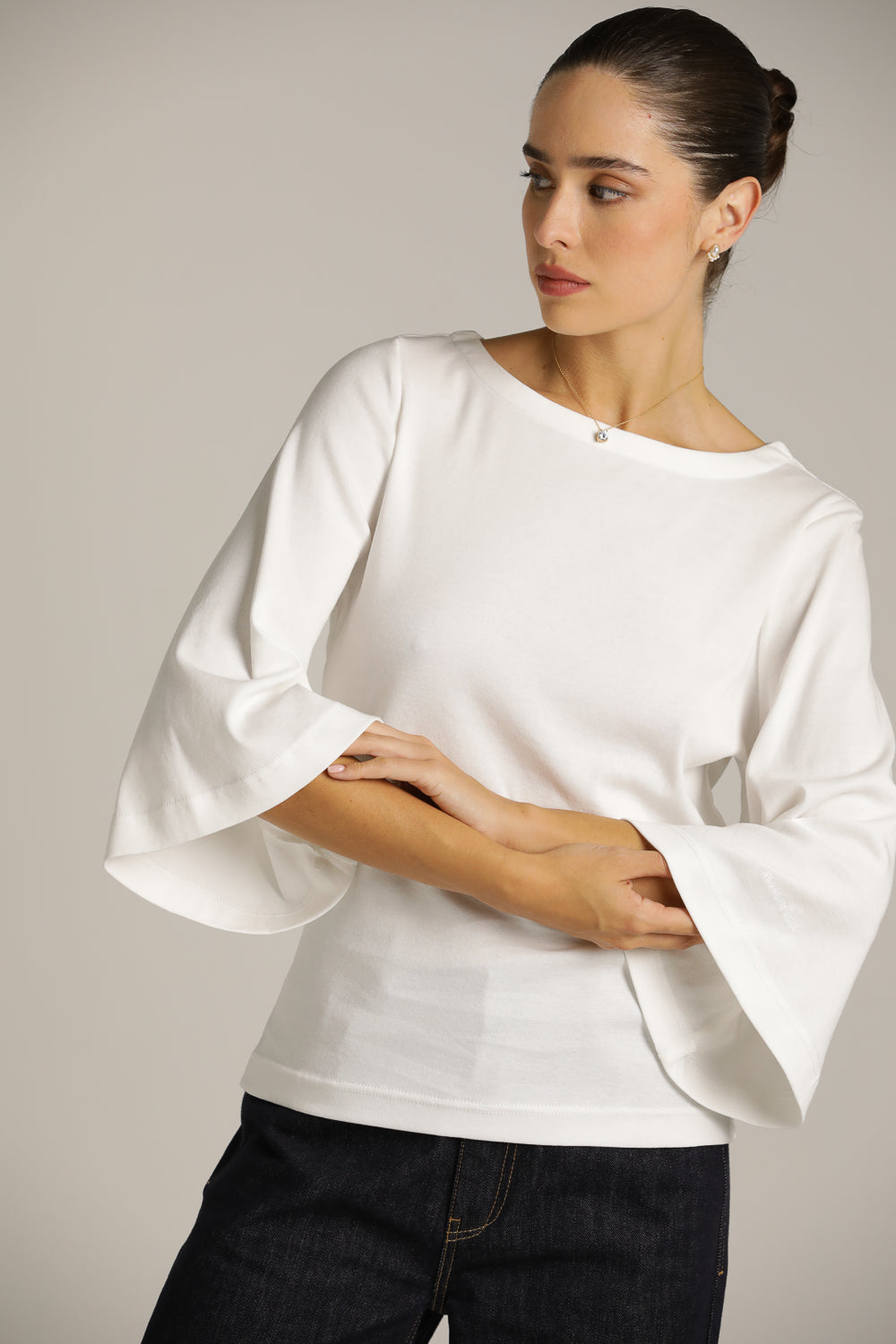 חולצת טי עם שרוולים נפוחים | קנת קול