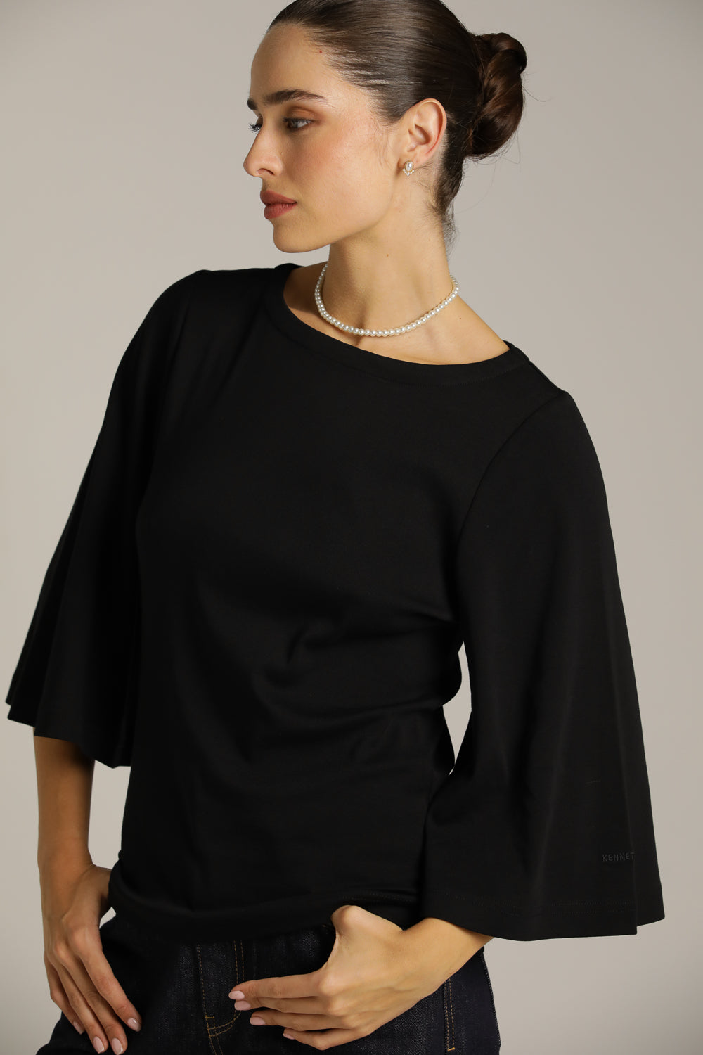 חולצת טי עם שרוולים נפוחים | קנת קול