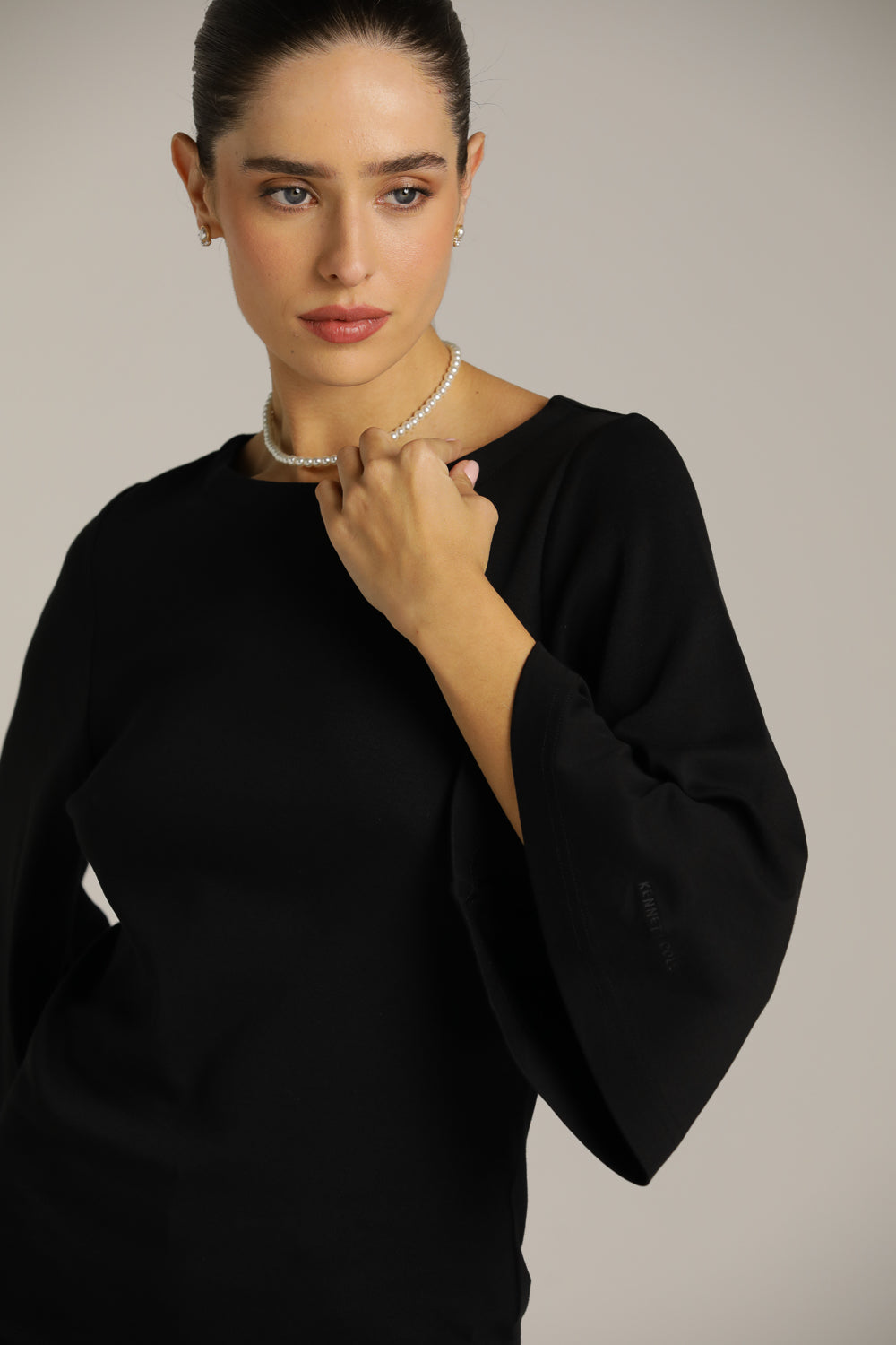 חולצת טי עם שרוולים נפוחים | קנת קול