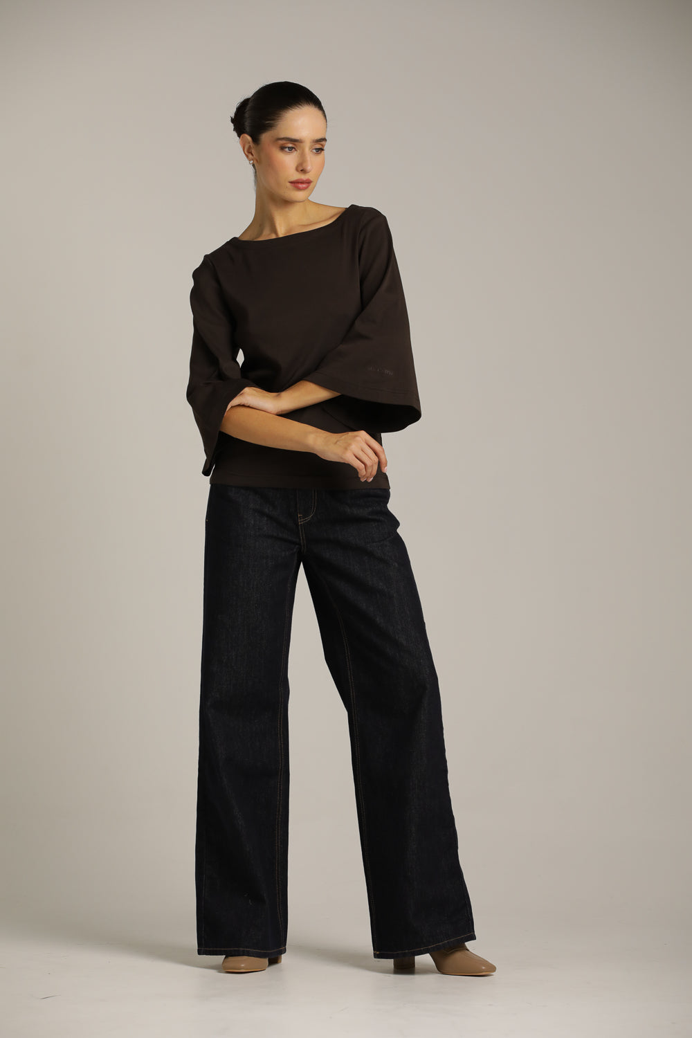 חולצת טי עם שרוולים נפוחים | קנת קול