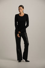 טישירט ארוכה דקה עם סיומת כפפה | קנת קול