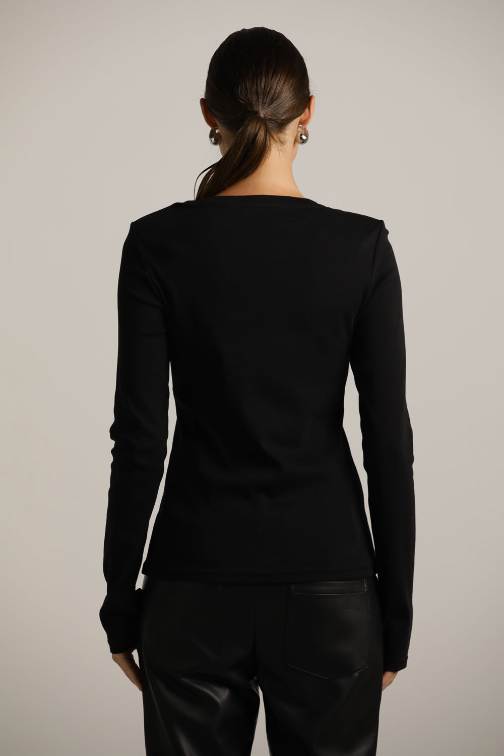 טישירט ארוכה דקה עם סיומת כפפה | קנת קול