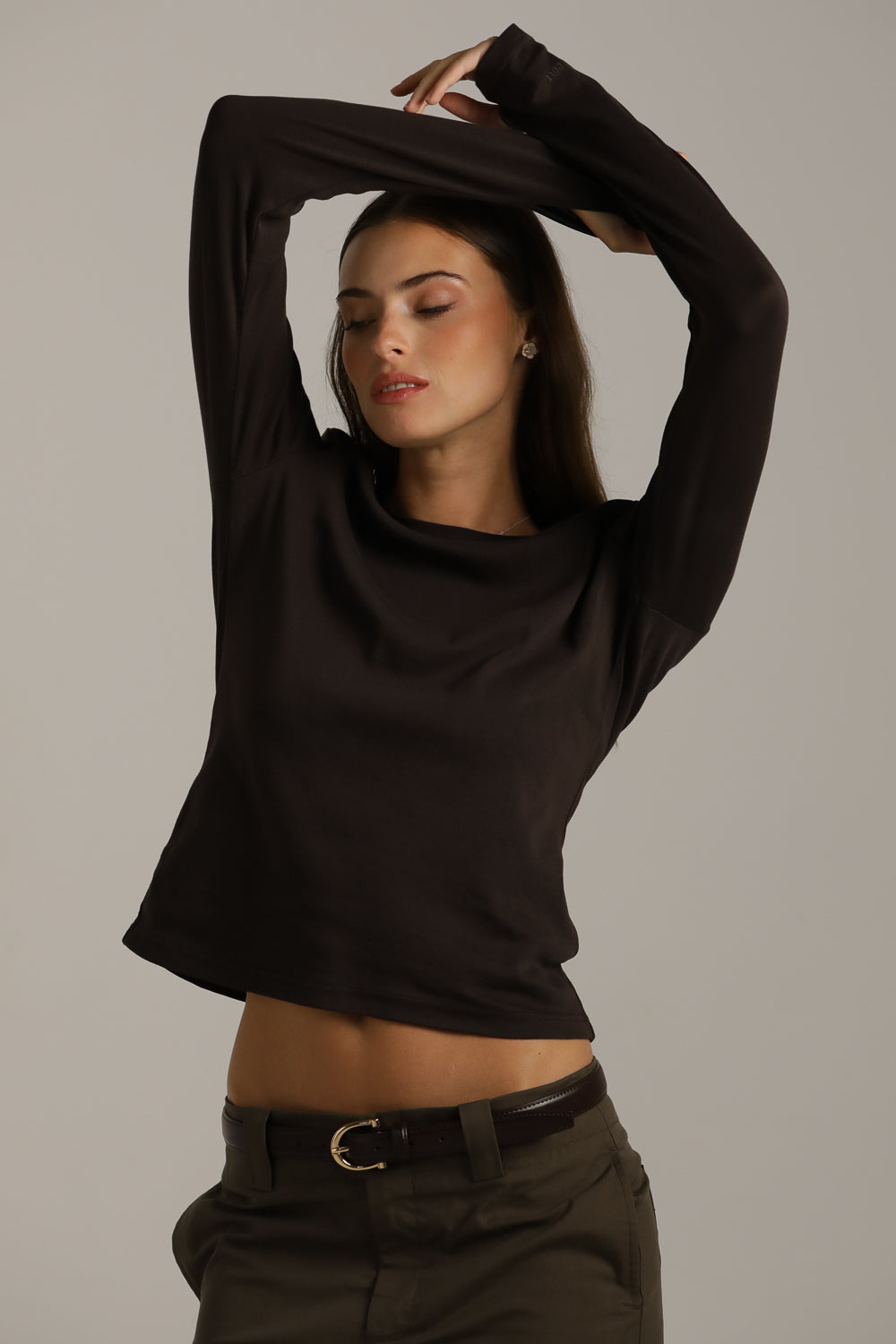 טישירט ארוכה דקה עם סיומת כפפה | קנת קול