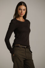 טישירט ארוכה דקה עם סיומת כפפה | קנת קול