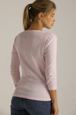 חולצת טי עם מחשוף וי עמוק | קנת קול