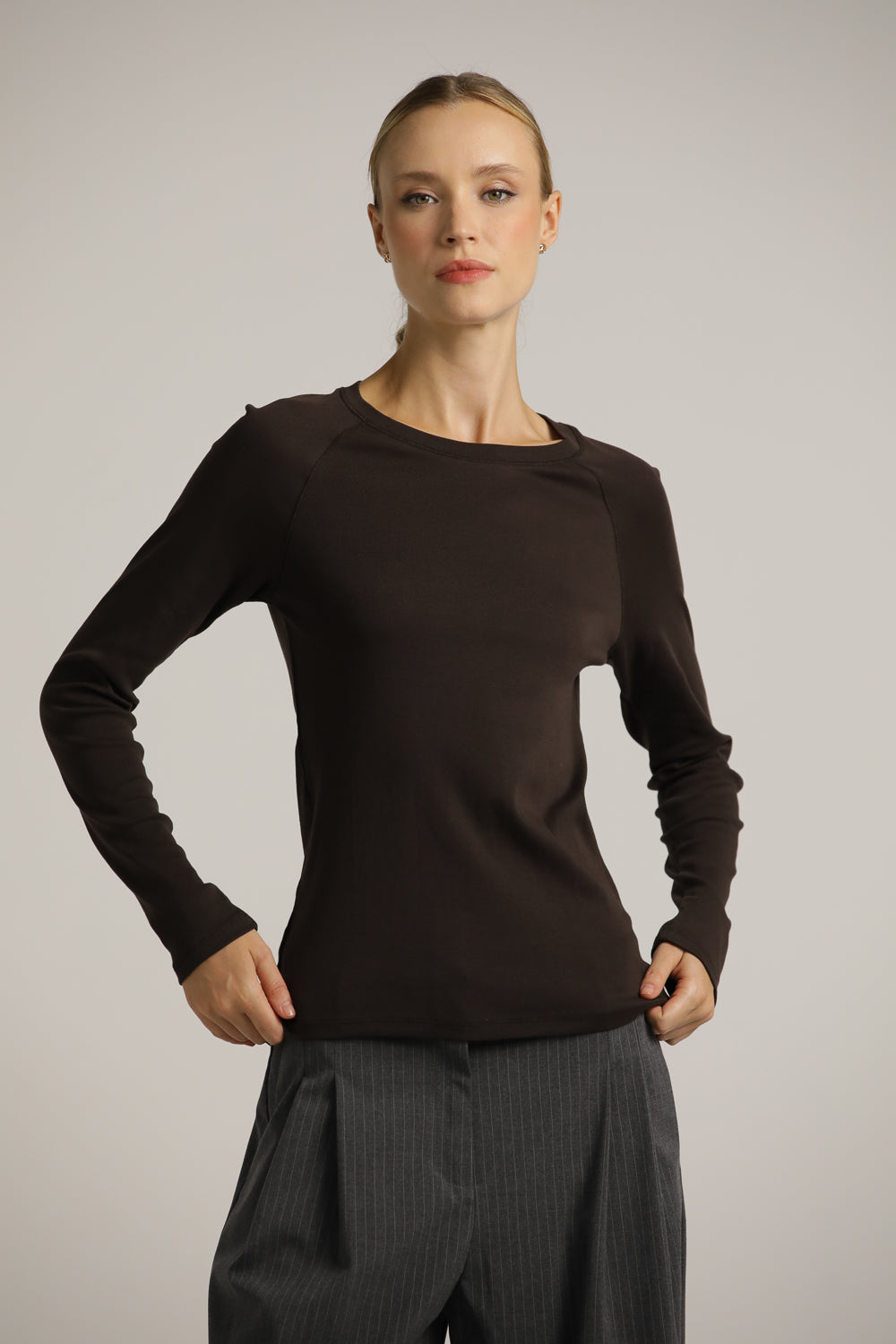 חולצת רגלן ארוכה בגזרה צמודה | קנת קול