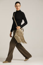 חולצת בייסיק צמודה עם צווארון גבוה | קנת קול