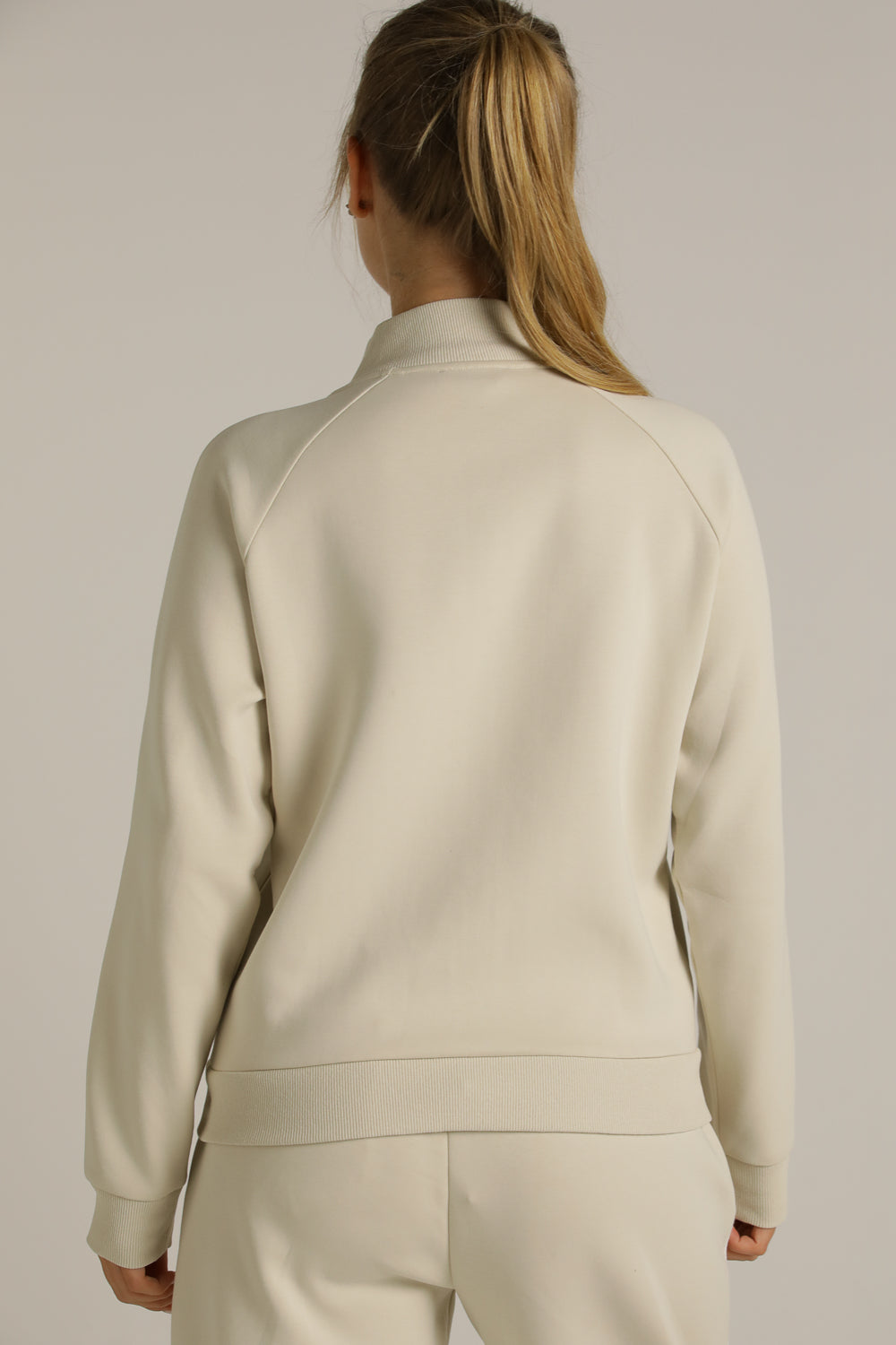 ג'קט עם שרוולי רגלן וסיומת ריב | קנת קול