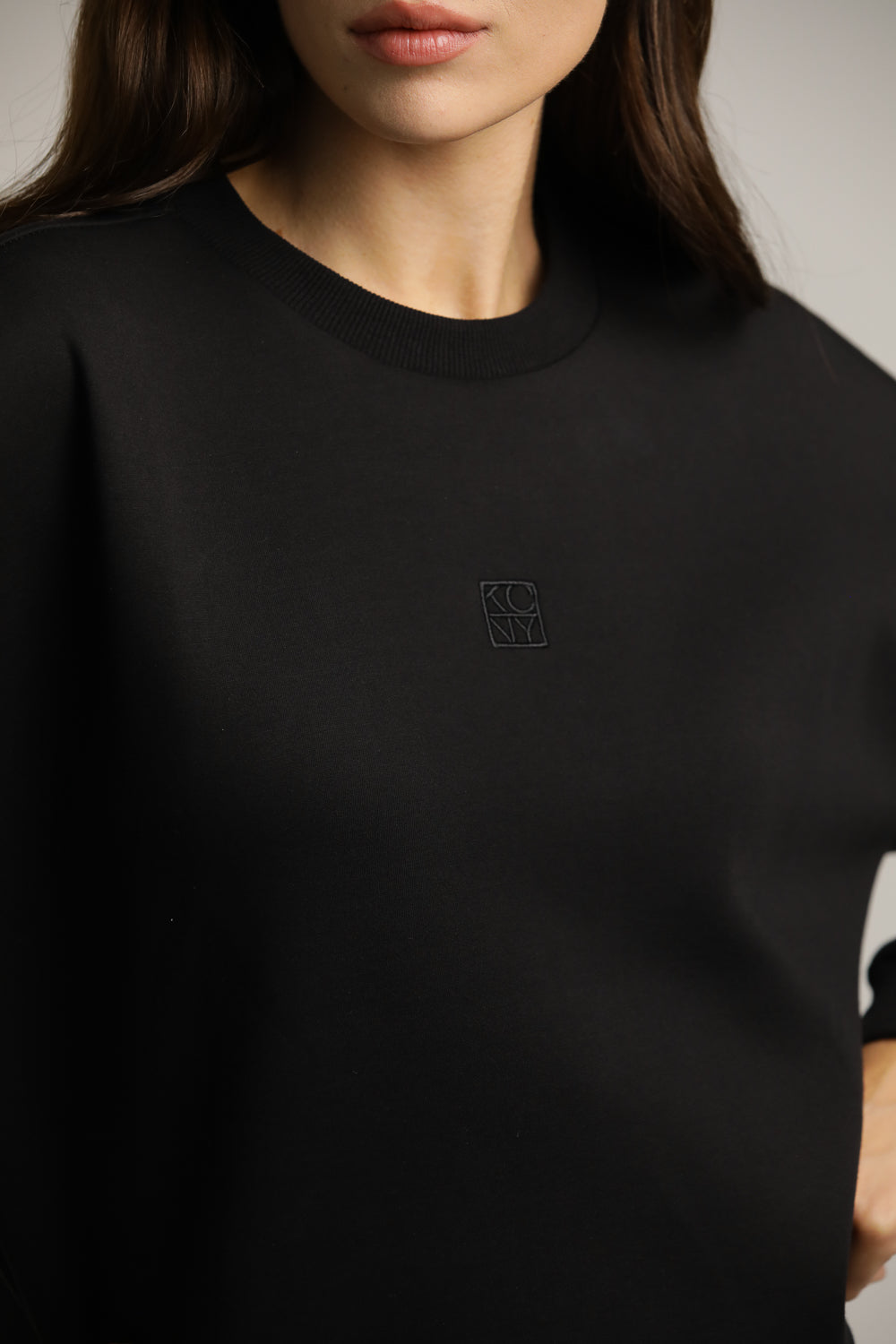 סווטשירט קרופ עם לוגו בחזית | קנת קול