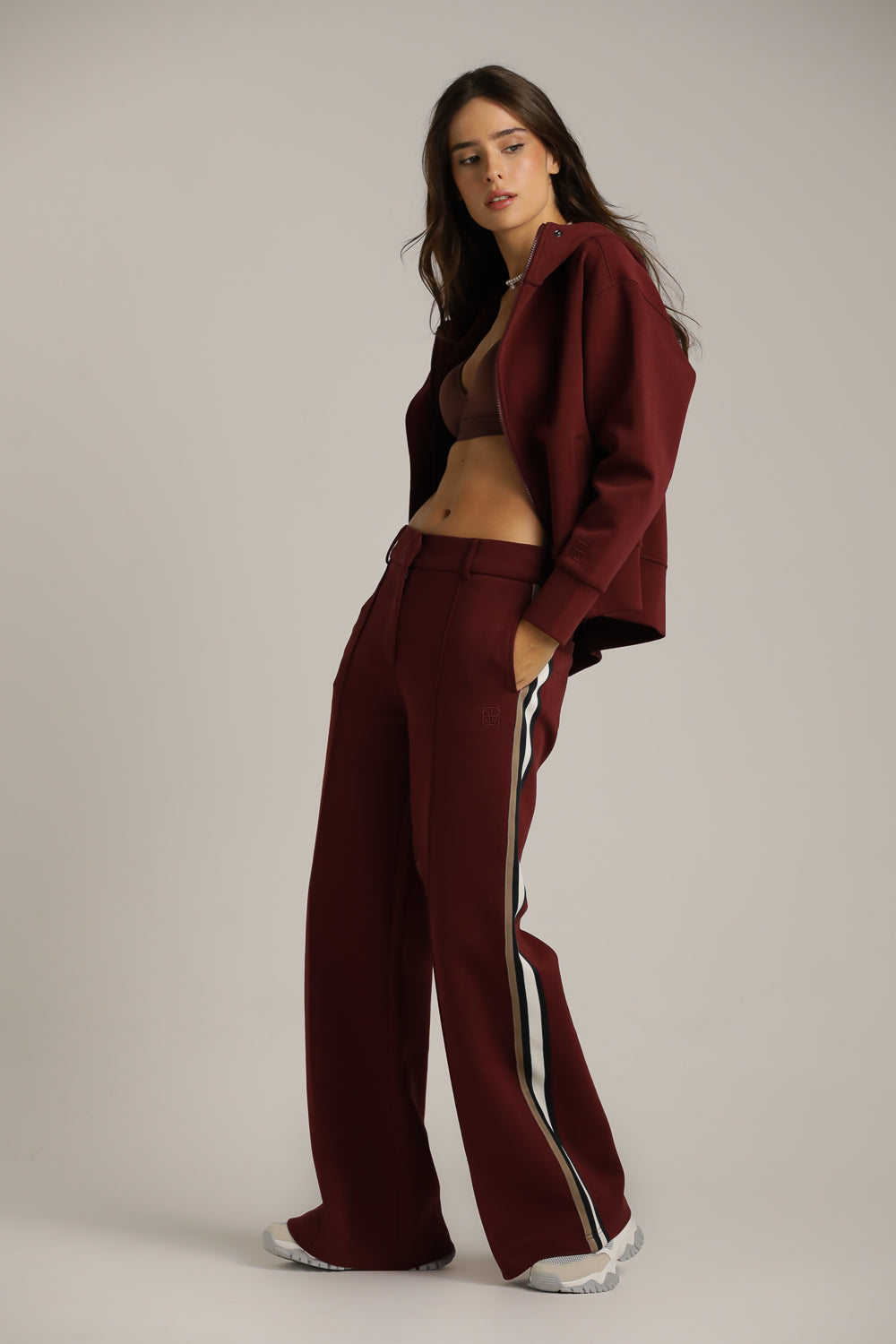 ג'קט עם כובע קפוצ'ון ורוכסן נסתר | קנת קול