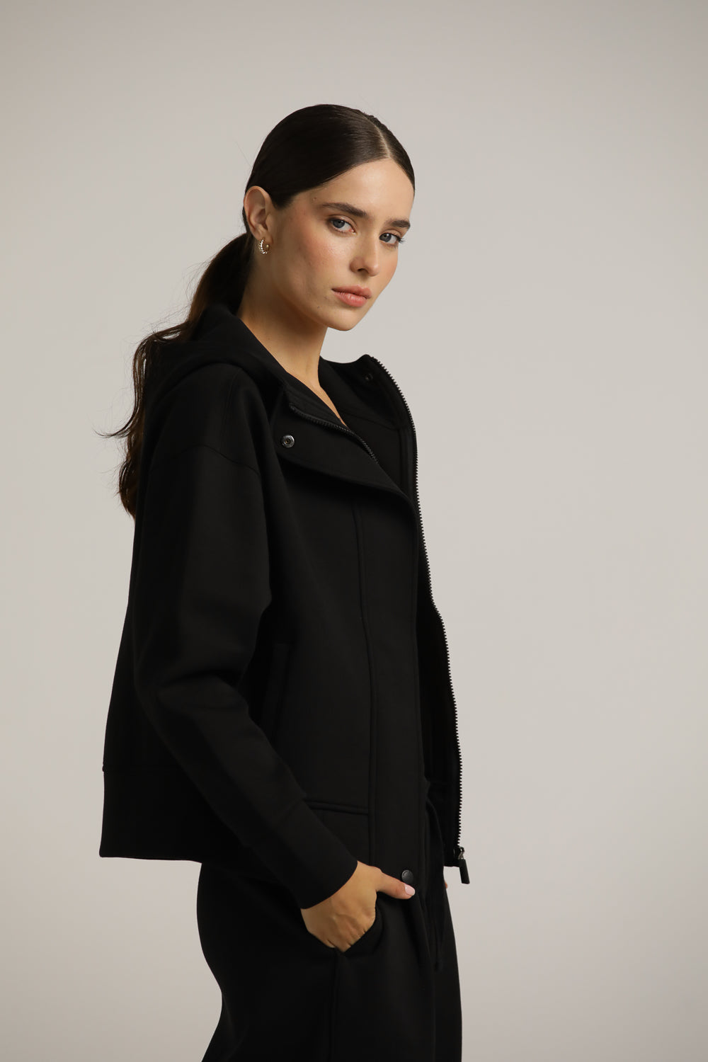 ג'קט עם כובע קפוצ'ון ורוכסן נסתר | קנת קול