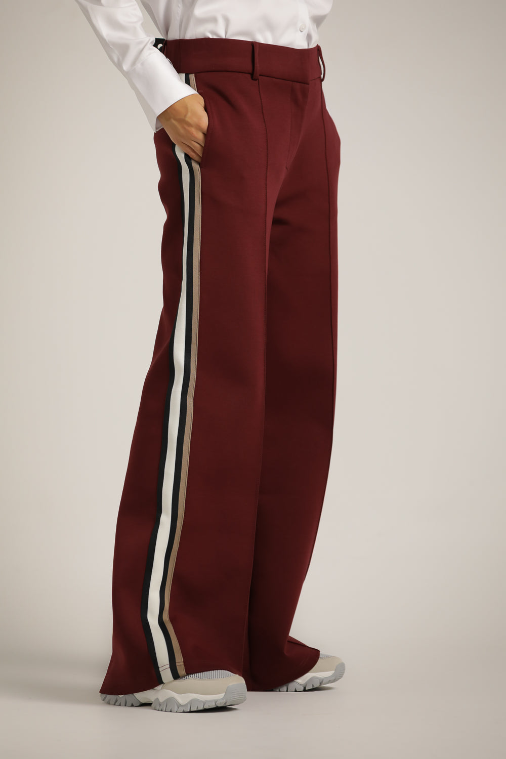 מכנסיים רחבים בסגנון מחויט עם פסי צד | קנת קול