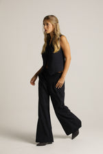 מכנסיים מחויטים בגזרה מתרחבת  | קנת קול