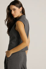 וסט מחויט בעיצוב פסים | קנת קול