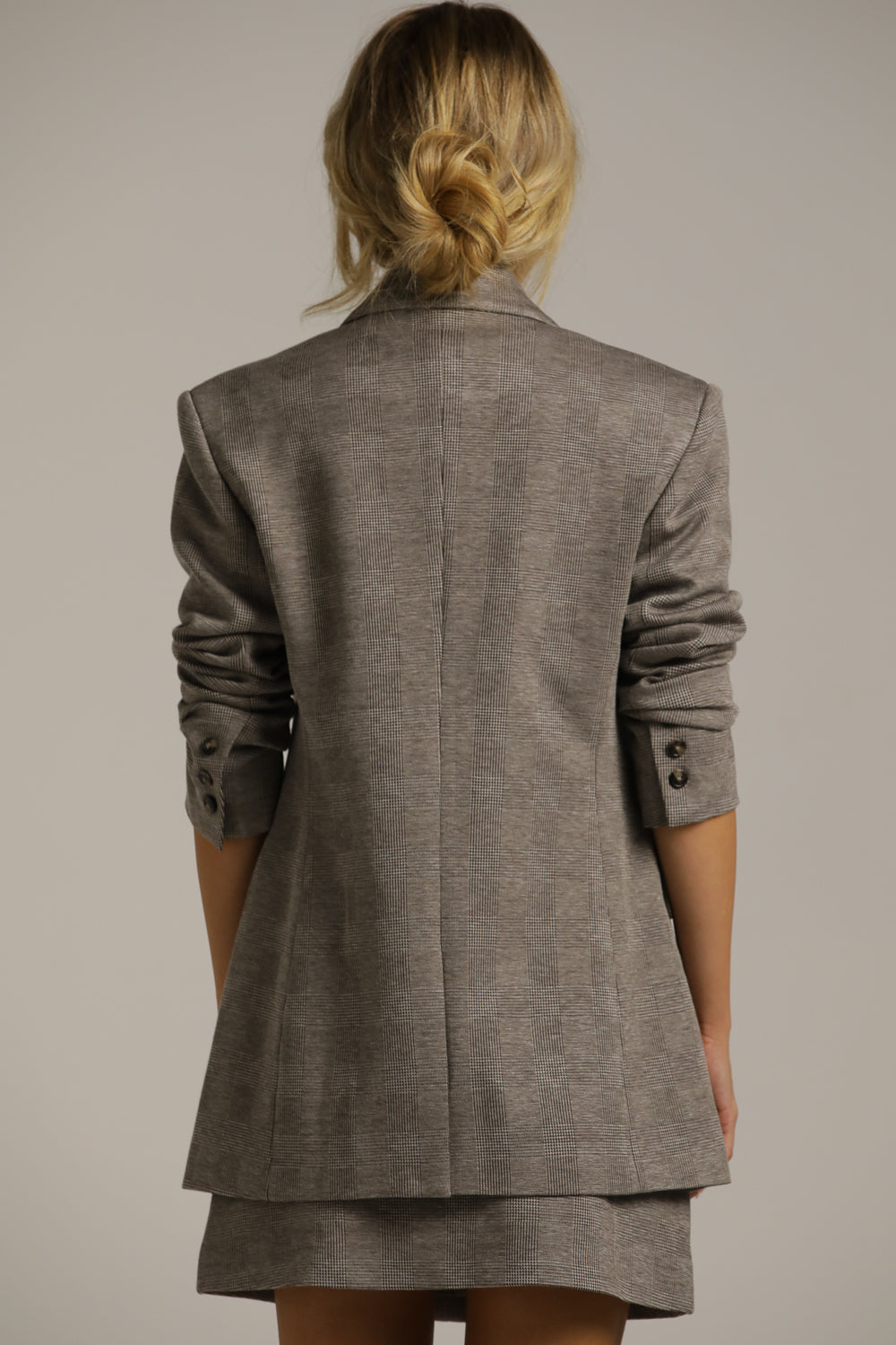 בלייזר מחויט בגזרת אוברסייז | קנת קול